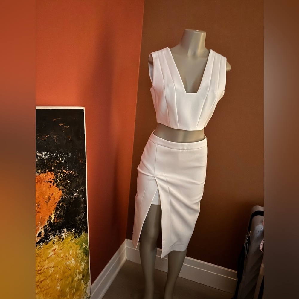 BCBGMaxAzria Cream Midi Skirt and Top excellent condition, set